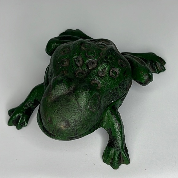 Other - Cast iron Frog green estate find cute